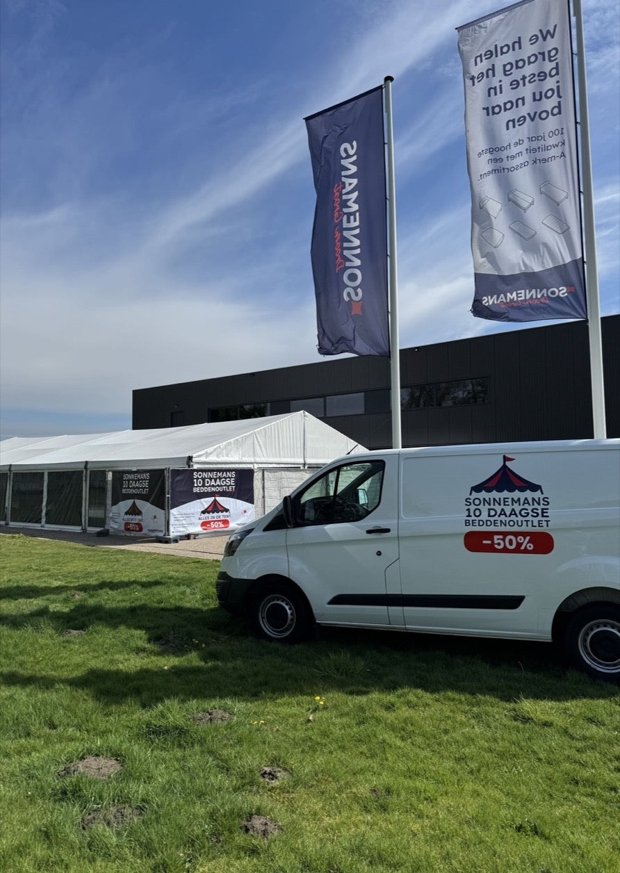 De tent van de 10-daagse tentactie op de Sonnemans Slaapboulevard in Someren